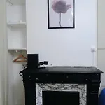 Charming Parisian Studio At Rue Coysevox