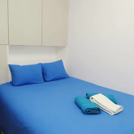 Charming Parisian At Rue Coysevox Apartment