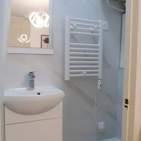 Appartamento Charming Parisian At Rue Coysevox Parigi
